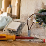 Cablage simple allumage : phase et retour lampe